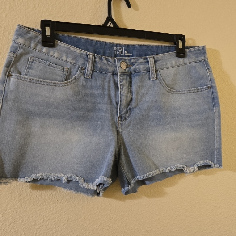 Time and Tru Light Wash Jean Shorts